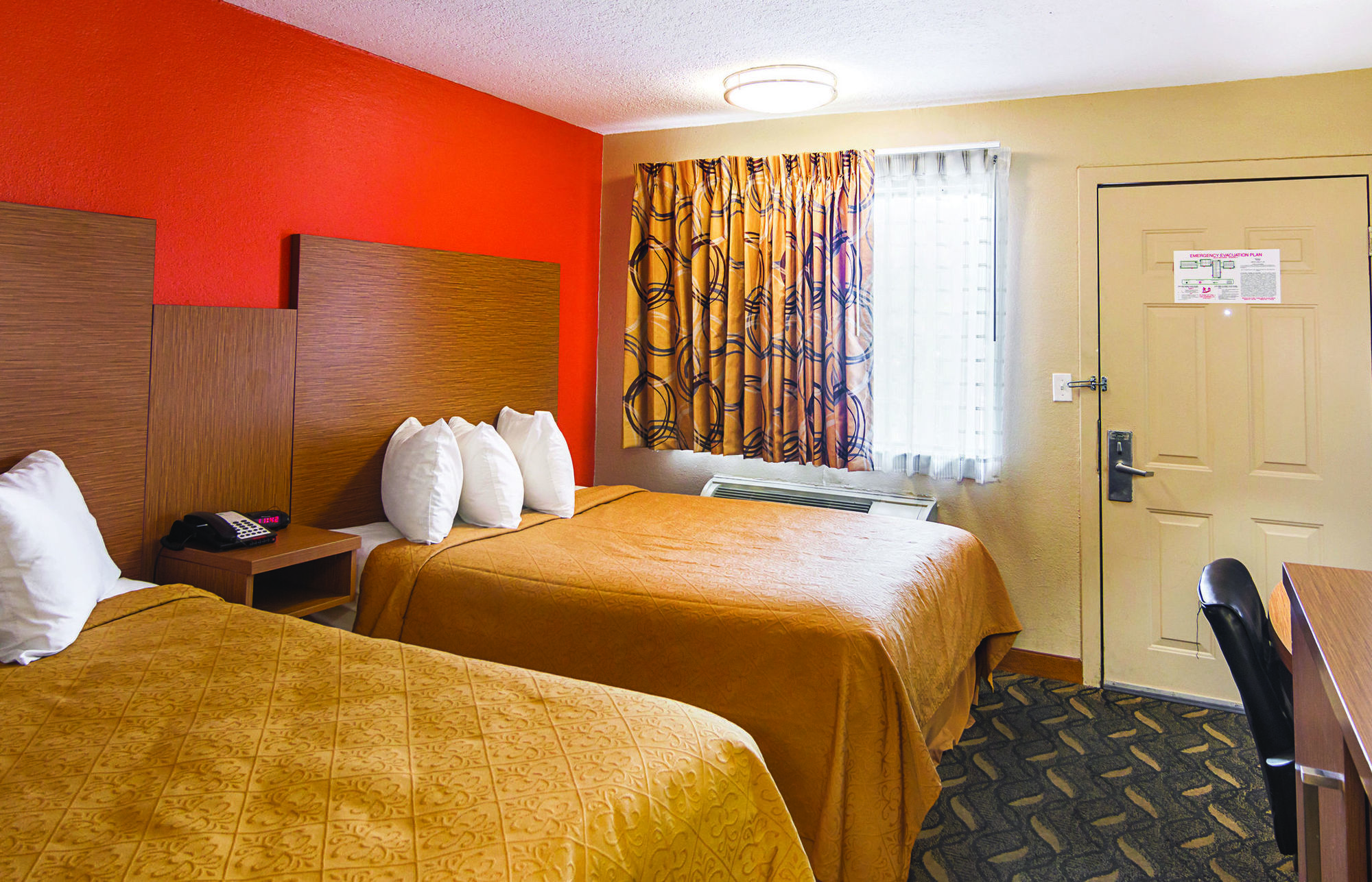 Days Inn & Suites By Wyndham Arlington Near Six Flags Zimmer foto